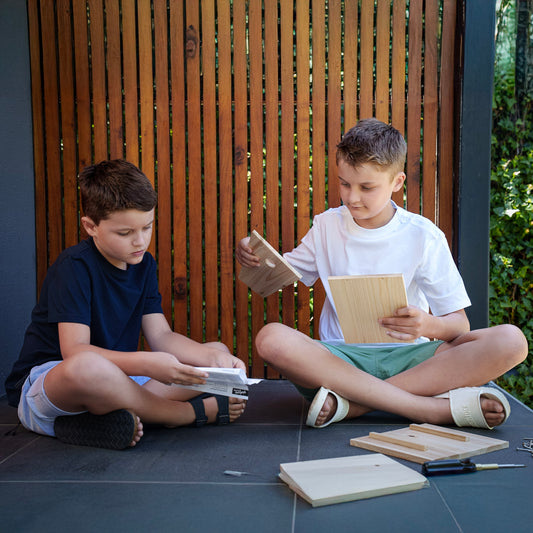 Die Spiegelburg - Vogelnistkasten Bausatz - Nature Zoom - 23172, Bastelset für Mädchen und Jungen, hochwertiges Geschenk Set aus Tannenholz zum selbst Zusammenbauen