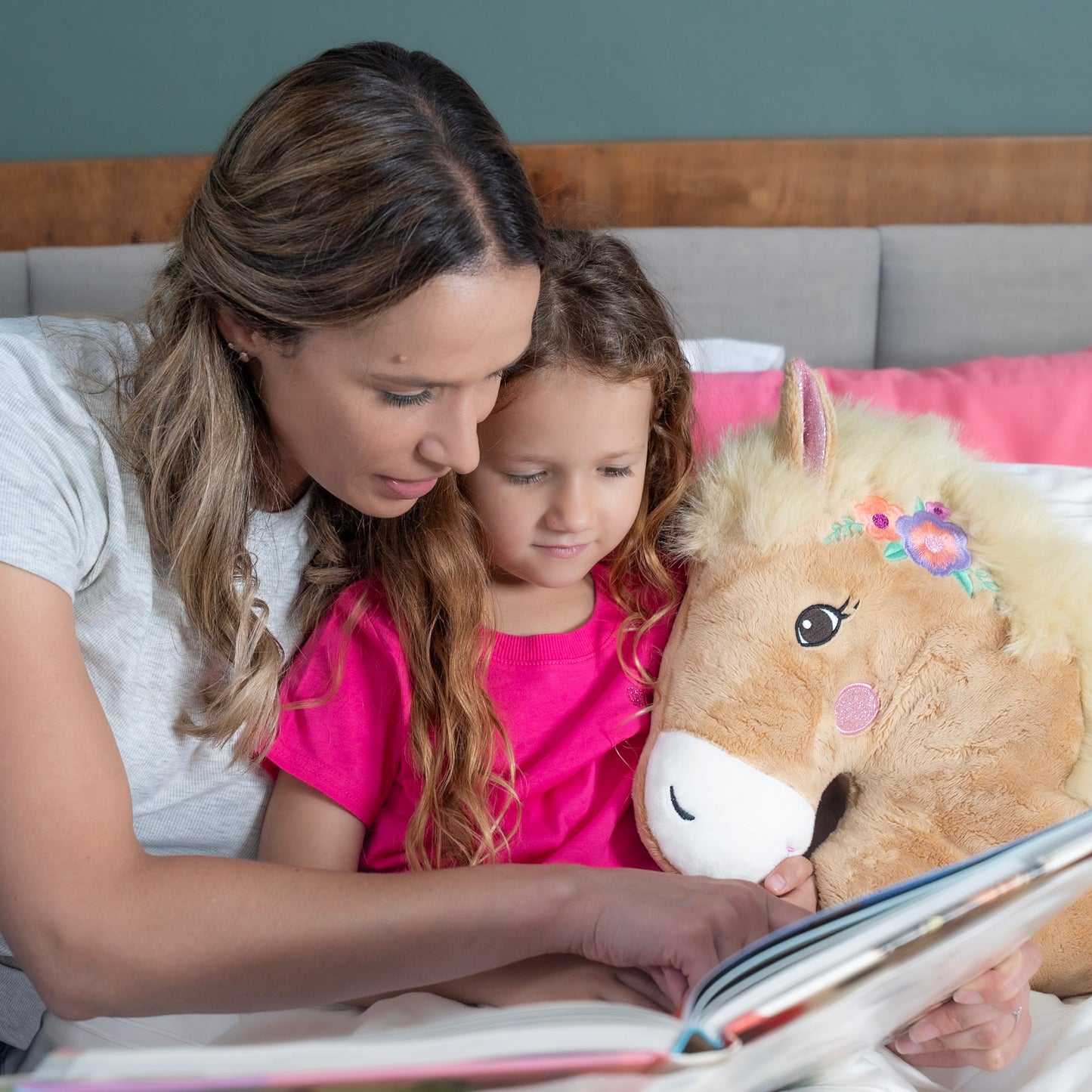 Die Spiegelburg - Kissen Pferdekopf - Pferdefreunde - 22899, Deko fürs Kinderzimmer, Stoffkissen für Mädchen und Jungen, Geschenk für kleine Pferdefans